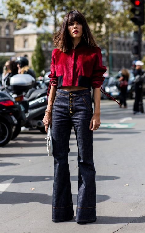 53 winning street style looks from Paris Fashion Week to inspire your autumn wardrobe Denim Street Style, Fashion Street Style, Autumn Wardrobe, Paris Fashion Week Street Style, Style Looks, Dark Jeans, Cool Street Fashion, 가을 패션, Street Style Looks