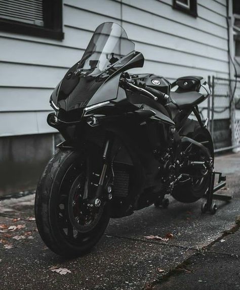 Yamaha R7 Black, Black Aesthetic Pfp, Bike Riding Tips, Black And White Pfp, White Pfp, Bike Aesthetic, Asthetic Picture, Motorcycle Aesthetic, Biker Aesthetic