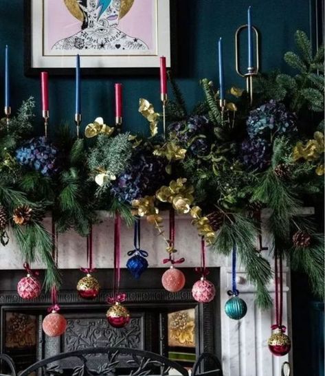 Christmas Fireplace Decor, Floral Trends, Christmas Mantle, Christmas Inspo, Christmas Mantels, Christmas Fireplace, Christmas Trends, Noel Christmas, Xmas Decor