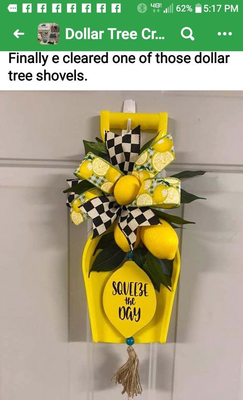 Sand Shovel Craft, Shovel Wreath, Shovel Decor, Shovel Craft, Shovel Design, Lemon Crafts, Door Crafts, Easy Diy Wreaths, Dollar Store Diy Projects