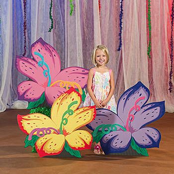 Weird Animals Vbs, Flower Props, Theme Carnaval, Stage Props, בר מצווה, Board Decoration, Jungle Theme, Stage Decorations, Luau Party