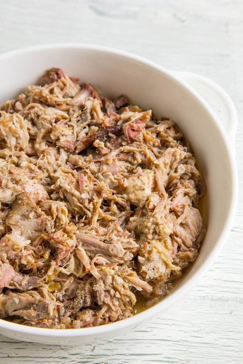 This is the juiciest smoked pulled pork I've ever had Smoked Pulled Pork Recipe, Pull Pork, Pulled Turkey, Traeger Cooking, Burger Sauces Recipe, Pulled Pork Recipe, Smoked Pulled Pork, Pulled Pork Recipes, Bbq Sauce Recipe