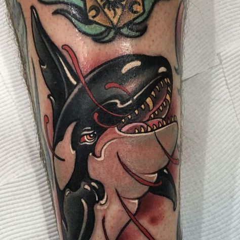 W.T.Norbert on Instagram: "An orca from yesterday. Thanks Isaac! So good to be back in a saddle💥 Ended up I still remember how to tattoo after 2 and a half month break. I guess it's a very good news for all my customers present and future. You can now safely book with me, just email at: wtnorbert@gmail.com See you all @tattoorosies 💥💥💥 #wtnorbert #sydneytattoo #sydneytattooartist #neotraditional #neotraditionaltattoo #orca #orcatattoo #killerwhale #killerwhaletattoo" Traditional Orca Tattoo, Killer Whale Tattoo, How To Tattoo, Orca Tattoo, I Still Remember, New School Tattoo, American Traditional Tattoo, Killer Whales, American Traditional