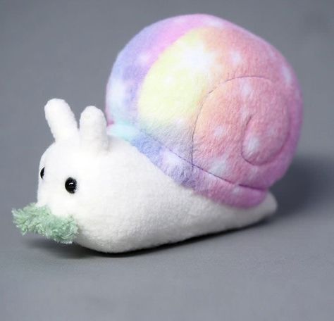 Snail Eating, Snail Plush, Sea Seal, Kawaii Plush, Kawaii Plushies, Machine Sewing, Artist House, Cute Stuffed Animals, Cute Toys