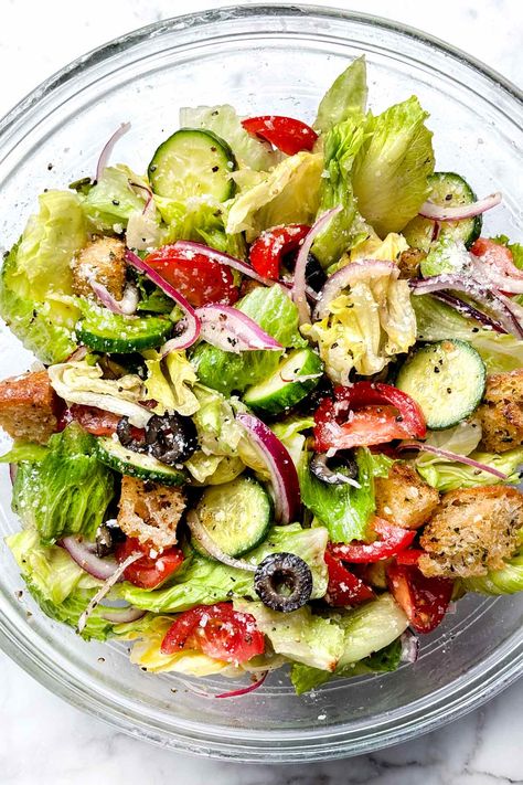 This simple Italian salad with crunchy lettuce, veggies, Parmesan, croutons, and easy Italian dressing is the best side salad you'll need. Salad With Pancetta, What To Put In Salad, Salad For Italian Meal, Lasagna And Salad, Salads With Italian Dressing, Fresh Lettuce Salad Recipes, Top Salad Recipes, Italian Style Salad, Best Italian Salad Recipes