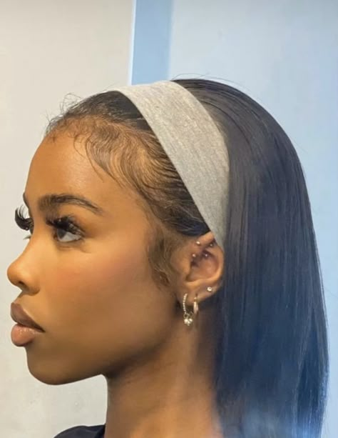 Headband Straight Hair, Messy Braided Hairstyles, Glamour Makeup Looks, Black Hair Updo Hairstyles, Natural Hair Short Cuts, Black Ponytail Hairstyles, Slick Hairstyles, Glamour Makeup, Headband Wigs