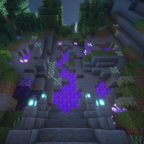 Instead of a small recatngle 4x5 portal why not try this wild portal design inside a cliff. It might be expensive but totally worth it!
 #Minecraft #minecraftbuilds #house #MinecraftPortal #Minecraftideas Moon Portal Minecraft, Minecraft Crystal Design, Minecraft Crystal, Minecraft Portal Design, Minecraft Fantasy House, Aesthetic Minecraft Builds, Minecraft Mountain, Minecraft Portal, Minecraft Town