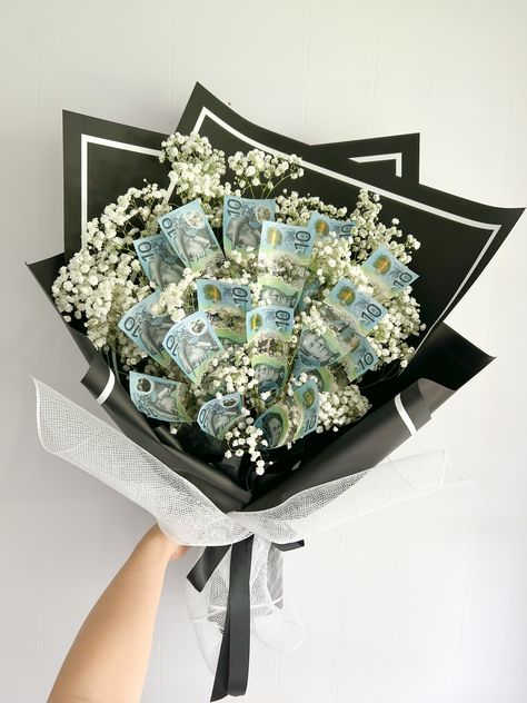 It doesn't get any better than gifting money with Baby's Breath. It's a guaranteed love love love from them. The price does not include the amount of cash in the bouquet. The cash is to be provided at delivery or pick up (we will have it ready made). Flowers Wrapped In Money, Money Bouquet With Chocolate, Money For Birthday Gift Ideas, Flowers Bouquet With Money, Money Bouquet With Flowers, Flowers With Money, Bouquet Of Money, Bouquet With Money, How To Make A Money Bouquet