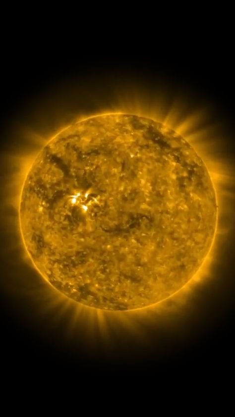 Video: Stunning timelapse shows Sun's rotation Deep Space, An Article, Apple News, Universe, Celestial Bodies, Sun