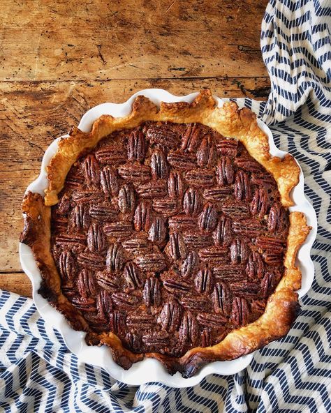 kate aliberti on Instagram: “Bourbon pecan pie. . Pie: it’s what’s for breakfast. Because anything is healthier than granola.” Decorative Pecan Pie, Pecan Pie Decoration, Pecan Pie Aesthetic, Pecan Pie Design, Pretty Pecan Pie, Aesthetic Sweets, Dessert Design, Pie Decoration, Bourbon Pecan Pie