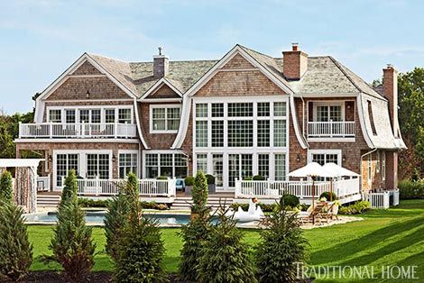 Rear exterior of the Hamptons Designer Showhouse by Steven Graziano and Thomas Graziano of Southhampton, NY reflects traditional East Coast design elements! ➳ Pinterest: miabutler ♕ Dutch Colonial Exterior, Trillionaire Lifestyle, Hamptons Houses, Tsitp Aesthetic, Cape Cod Decor, American Mansions, Nantucket Home, Cedar Shake, Rear Elevation