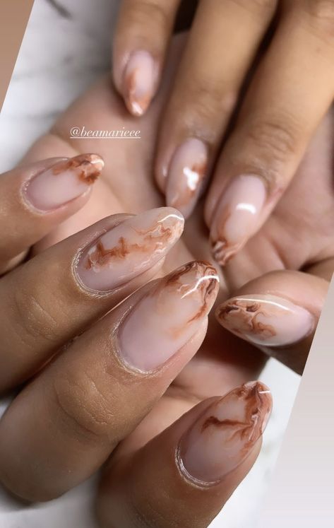 Marble Autumn Nails, Tortie French Nails, Coffee Aesthetic Nails, Boho Nail Ideas Almond, Coffee Marble Nails, Brown Marble Nails Design, Autumn Marble Nails, Marble Brown Nails, Fall Marble Nail Designs