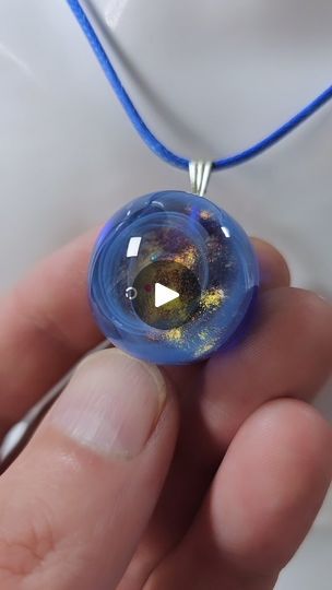 Resin Pendant Ideas Diy, Resin Pendent Ideas, Uv Resin Jewelry Ideas, Epoxy Jewelry Diy Ideas, Resin Necklace Ideas, Resin Pendant Ideas, Uv Resin Ideas, Resin Jewelry Ideas, Diy Resin Lamp