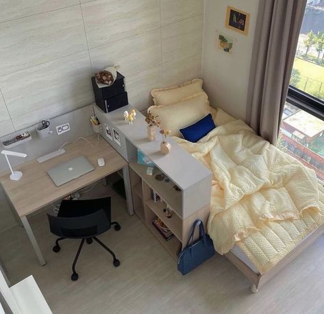 One Room Apartment Ideas Layout, Small Room Layout Ideas, Bed And Desk, Small Bedroom Layout Ideas, Small Room Layouts, Project Room, Small Room Makeover, Studio Layout, Deco Studio