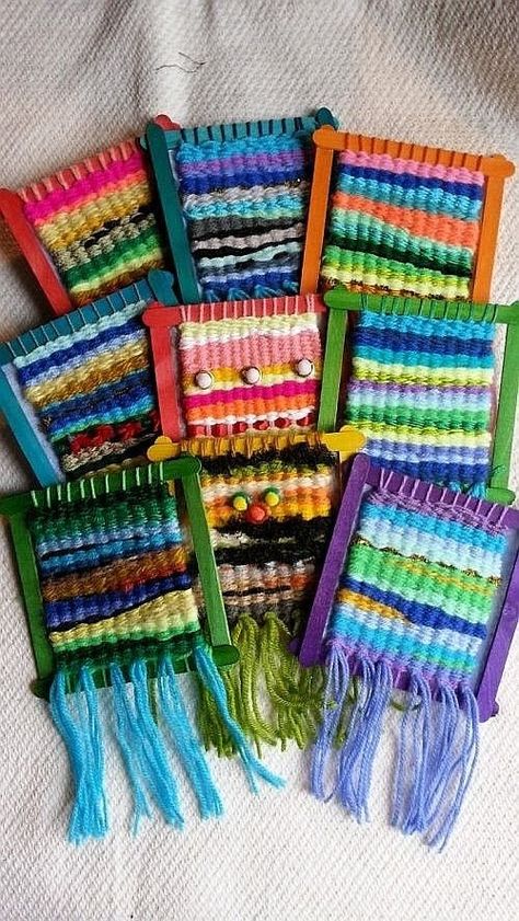 Creative Paper Crafts, Fun Diy Ideas, Weaving For Kids, Weaving Loom Diy, Summer Camp Crafts, Weaving Loom Projects, Colorful Paper, Elementary Art Projects, Homeschool Art