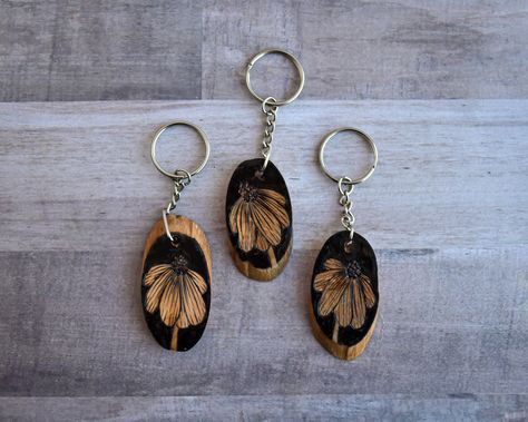 Woodburning Keychain Ideas, Pyrography Keychain, Vinyl On Wood Keychain, Wood Burned Keychain, Couple Keychains Wood, Paw Keychain, Wood Burned Signs, Bee Shop, Wood Keychain