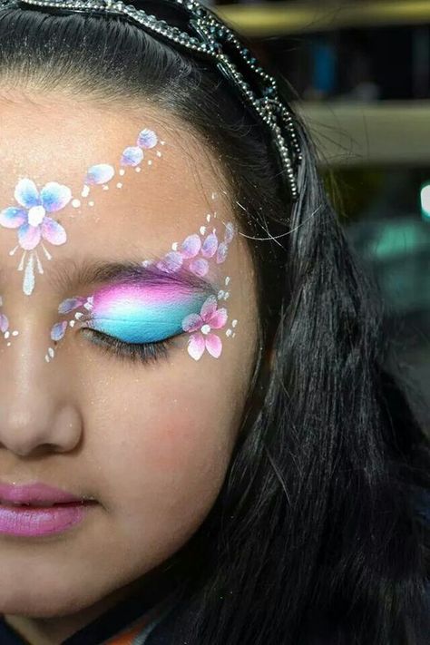 Flower Face Paint, Face Painting Images, Face Painting Flowers, Princess Face Painting, Fairy Face Paint, Face Painting Tips, Paint Makeup, Girl Face Painting, Face Painting Tutorials