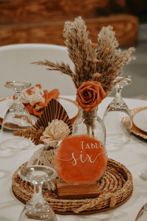 Bohemian Fall Wedding Table Decor, Sweetheart Table Wedding Rustic Fall, Boho Bridal Party Table, Rustic Boho Wedding Centerpieces Table Settings, Wood Circle Table Decor, Boho Rust Wedding Centerpieces, Circle Table Wedding Set Up, Terracotta And Rust Wedding Centerpieces, Sage Green And Terracotta Table Setting