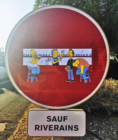 Panneau Stop, Street Sign Art, Cartoon Car Drawing, Funny Road Signs, Street Art Utopia, Simpsons Art, African Art Paintings, Characters Inspiration Drawing, Image Fun