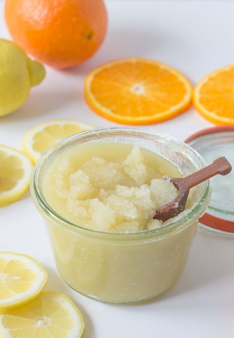 DIY Citrus Salt Scrub - offbeat + inspired-3 Homemade Salt Scrub, Homemade Body Scrubs, Salt Scrub Diy, Salt Scrub Recipe, Diy Christmas Gifts For Boyfriend, Coconut Oil Body Scrub, Sea Salt Scrubs, Scrub Corpo, Body Scrub Recipe