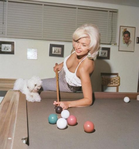 50 Classic Hollywood Pictures With A Splash Of Color You Have Never Seen Before | Style Magazine - Part 19 Jayne Mansfield Style, Betty Brosmer, Victoria Principal, Hollywood Pictures, Candice Bergen, Jacqueline Bisset, Sandra Dee, Veronica Lake, Lee Curtis