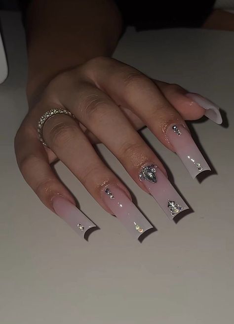 Aesthetic Nails With Gems, Gem On Nails, Pink Nail Designs With Rhinestones, Nail Ideas Gems, Nails With Gems Simple, Nails Acrylic With Gems, Nail Gem Designs Simple Rhinestones, Nail With Gems, Nails Square Red