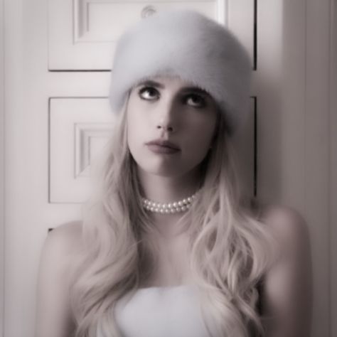 Emma Roberts Pfp, Chanel Scream Queens, Chanel Oberlin, Chanel #1, Queen Aesthetic, Scream Movie, Scream Queens, Aesthetic Tattoo, Afro Punk