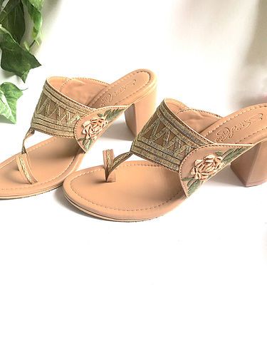 Festive Gold Heels With Zari Work, Festive Diwali Slip-on Sandals, Festive Traditional Slip-on Sandals, Kolhapuri Heels, Kolhapuri Heels Woman, Traditional Handwork Sandals For Summer, Comedy Drama Movies, Stunning Heels, Indian Shoes