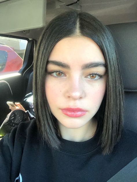 Thick Eyebrows Natural, Thicker Eyebrows Makeup, Short Light Brown Hair, Light Eyebrows, Brunette Aesthetic, Black Eyebrows, Cabello Hair, Amber Eyes, Thick Eyebrows