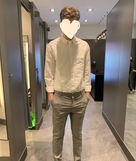 The perfect look for tall / skinny men who want a more sophisticated yet casual look! White button up with partially rolled sleeves are always a vibe and are perfect for weddings or other formal events 😍 Let me know what you think! Guy Outfits, Mens Slacks, Grey Slacks, Formal Mens Fashion, Rolled Sleeves, White Button Up, Formal Style, Grey Pants, White Boys