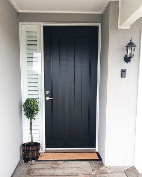 @ourhomeintheranges on Instagram: “Before and After swipe ➡️ for the before. Paint still drying but OH MY GOD we’re so in love! 🥰 Colour is @duluxaus Night Sky. #paint #dulux…” Dulux Front Door Colours, Timber Door, House Front Door, Front Entry Doors, Front Door Colors, Farmhouse Country, House Paint Exterior, Front Entry, Oh My God