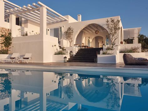 The Villas - Luxury Greek Villas For Our Guests - The Peligoni Club Greece House, Santorini Villas, Greece Villa, Greek Villas, Mediterranean Villa, Mediterranean Architecture, Greek House, Villa With Private Pool, Beautiful Villas