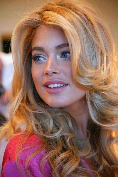 Doutzen Kroes, Machiaj Smokey Eyes, فيكتوريا سيكريت, Blonde Hair And Blue Eyes, Belle Blonde, Smink Inspiration, Long Blonde, Long Blonde Hair, Hair Envy