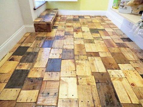 Hometalk: Flooring ideas that will floor you! - Grandmas House DIY Wood Pallet Flooring, Pallet Floors, Free Pallets, Wood Scraps, Recycled Pallet, Into The Wood, Diy Flooring, Flooring Ideas, Diy Pallet Projects