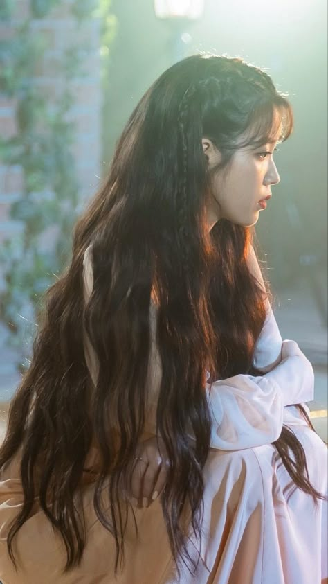 Iu Hair, Peinados Fáciles Para Cabello Corto, Korean Celebrities, Aesthetic Hair, Model Hair, About Hair, Dark Hair, Up Hairstyles, Hair Tutorial