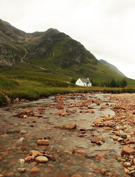 Rural Scotland, Scotland Roadtrip, Angus Scotland, Scotland Nature, Glencoe Scotland, England Aesthetic, Scotland Landscape, Bonnie Scotland, Island Theme