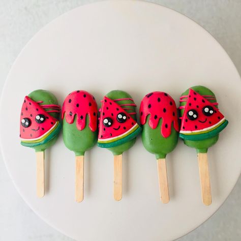 Teacher Cakesicles, Summer Cakepops, Fancy Birthday Cakes, Cupcakes Bakery, Cake Pop Designs, Homemade Chocolate Bars, Watermelon Birthday Parties, Cake Pop Decorating, Baking Homemade