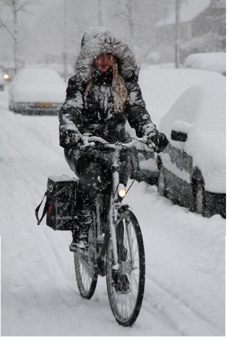 Guide to Winter Biking Winter Biking, Riding A Bike, Cycle Chic, Winter Cycling, I Want To Ride My Bicycle, Bicycle Girl, Bike Rider, Winter Magic, Bike Style