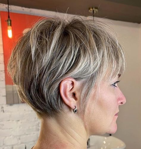 Wispy Long Pixie with Short Crown Layers Crown Layers, Short Haircuts Fine Hair, Long Pixie Bob, Longer Pixie Haircut, Long Pixie Hairstyles, Pixie Cut With Bangs, Fine Straight Hair, Pixie Bob Haircut, Hair Adviser