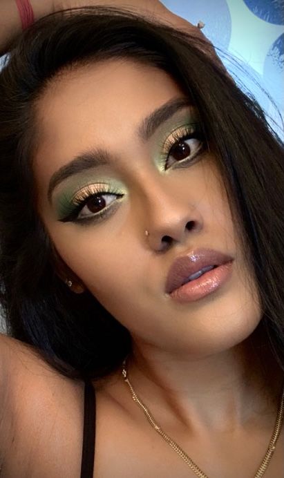 Green eyeshadow. St Patrick’s day makeup. Sage Green And Gold Eye Makeup, Pretty Green Makeup Looks, Sage Quince Makeup, Sage Green Prom Makeup, St Patricks Day Eyeshadow, Green Quince Makeup, Green And Gold Eyeshadow Looks, Pink And Green Eyeshadow Looks, Green And Gold Makeup Looks