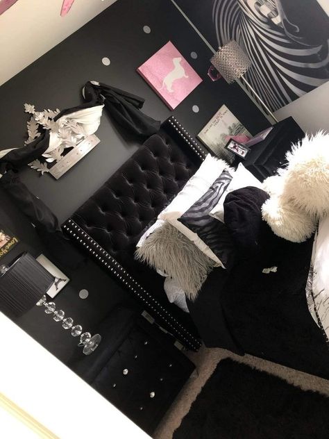 @jirehnevell Room Decor Quotes, Boho Living Room Decor Ideas, Apartment Fever, Black Room Decor, Black And White Bedroom, Girl Apartment Decor, Glam Bedroom Decor, College Checklist, Black Bedroom Decor