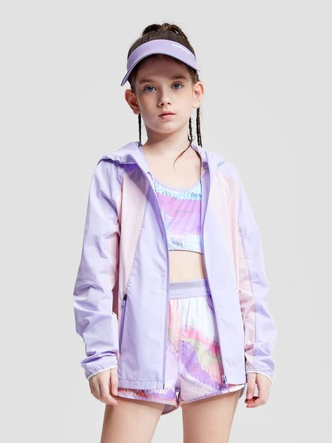 Girls Sports Wear, Kids Athletic Wear, Sportwear Outfit, Sporty Casual Style, Colorful Activewear, Activewear Trends, Girls Sportswear, Kids Sportswear, Tennis Bags