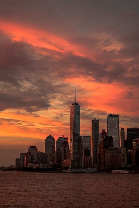 New York Sunset, Skyline Sunset, Island Wallpaper, Staten Island Ferry, Nyc Skyline, Nyc Trip, Staten Island, City Aesthetic, City Skyline