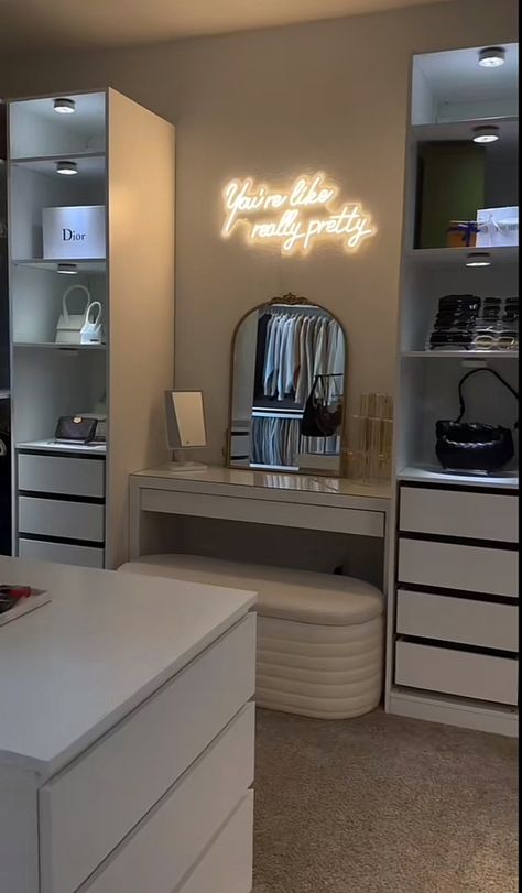 Vanity Decor Inspiration, Vanity Mirror With Desk, Led Mirror Bedroom Ideas, Makeup Vanity Color Ideas, Makeup Asthetic Vanity, Office And Makeup Room Combo Ideas, Vanity Aesthetic Makeup, Bedroom Vanity Lighting Ideas, Makeup And Office Room Ideas