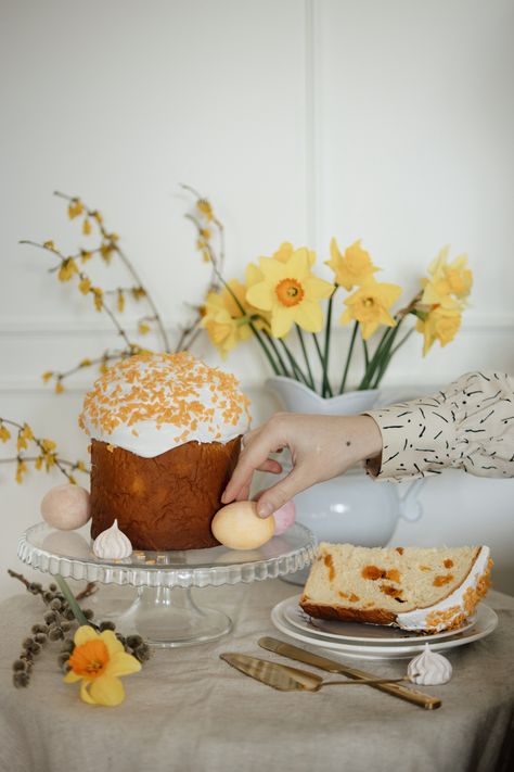 cheese easter cake idea decoration shooting photography Easter Shoot, Sweets Photography, Easter Dinner Table, Cake Photoshoot, Easter Photoshoot, Easter Sweets, Food Photoshoot, Dessert Photography, Easter Bread