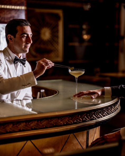 Relax with a cooling aperitif from The Rivoli Bar's Summer menu. Presenting: 'Purity', an aromatic citrus sorbet treat for the taste buds. 🍸 #Mixology #LuxuryHotels #SummerMenu The Ritz London, Bar Photography, Bar Concept, Shanghai Night, Veuve Cliquot, Elephant Rock, Summer Menu, St Regis, Bar Service