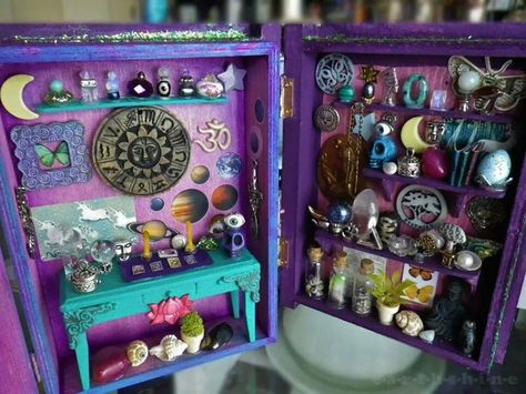 Witch Altar Cabinet, Witch Resources, Witchy Inspiration, Alter Ideas, Spooky Crafts, Witchcraft Diy, Wiccan Sabbats, Spiritual Altar, Object Sculpture