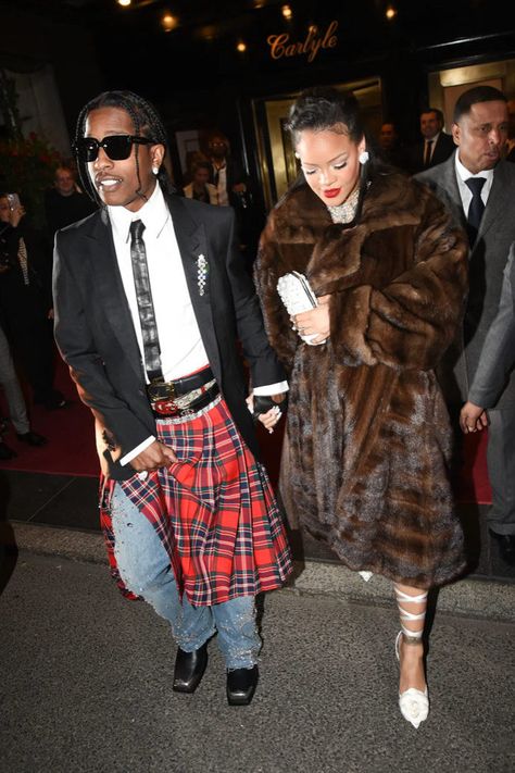 It’s not the first time the Grammy-winner has worn fur… Rocky Rihanna, Asap Rocky And Rihanna, Red Fur Coat, Vintage Fur Coat, Health Yoga, Haute Couture Gowns, Valentino Haute Couture, Red Fur, Fur Coat Vintage