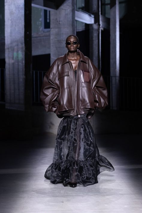 Ss 25 Trends, Fashion Week 2024 2025, Street Wear Runway, Fashion 2025 Trends, 2025 Trends Fashion, J Fashion Street, Street Style Runway, 2025 Runway, 2025 Fashion Trends