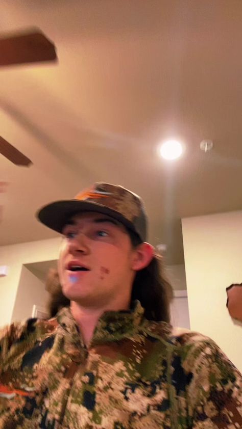 Ben Davidson Tik Tok Videos, Ben Davidson, Funny Country, Country Videos, Country Stuff, Tic Tok, Hot Damn, Country Humor